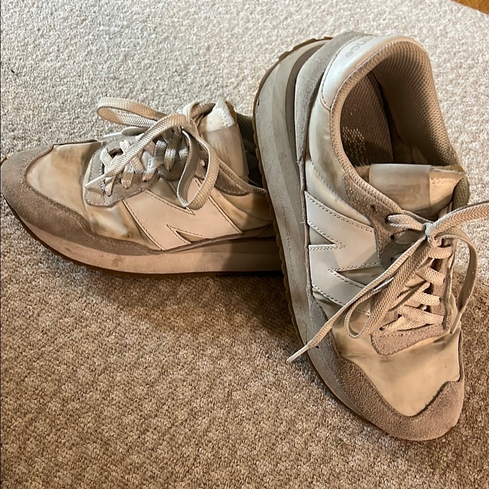 New Balance Cream Retro Sneakers